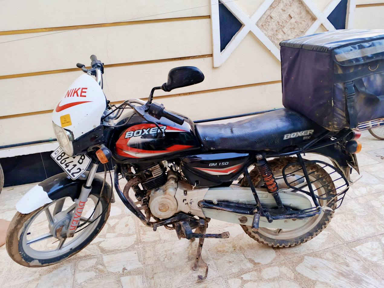 بوكسر للبيع موديل 19رقم وسنويه بسمي مجفت  اي نقص مابي
ديالى بعقوبه  سعر واحد ونص اتصال عل رقم ***********
