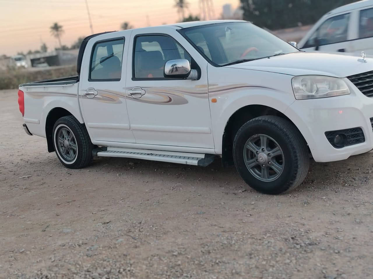 السلام عليكم بيكم كريت ويل 2015

رقم قادسيه سنويه جديده بسمي مصفره غرامات وضريبة 

مكفوله من الضربه وتبديل والعيب الشرعي كير ومحرك مكفولات شرط داخل نضيف جدا كهربائيات كلها شغاله 
تخم تاير جديد حداديه جديده سياره جديده بمعنى الكلمة 

ملاحظة بيها بارد بسيط جداً موضح اخير صوره 
مكان ديوانيه السعر 80وبيها مجال للأستفسار اتصل ***********
