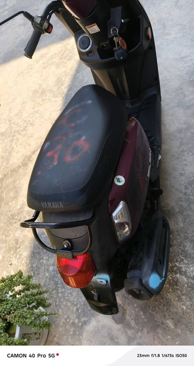 بوليس مسطره 2013 ماشيه 20 صار فتره نازله من لحاويه ختم واحد مراوس بجبلي ***********
