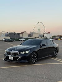 BMW 530i موديل 24اسود ملكي  مغلفه سياره بل كاملppf وبيها باج تضليل بعد...