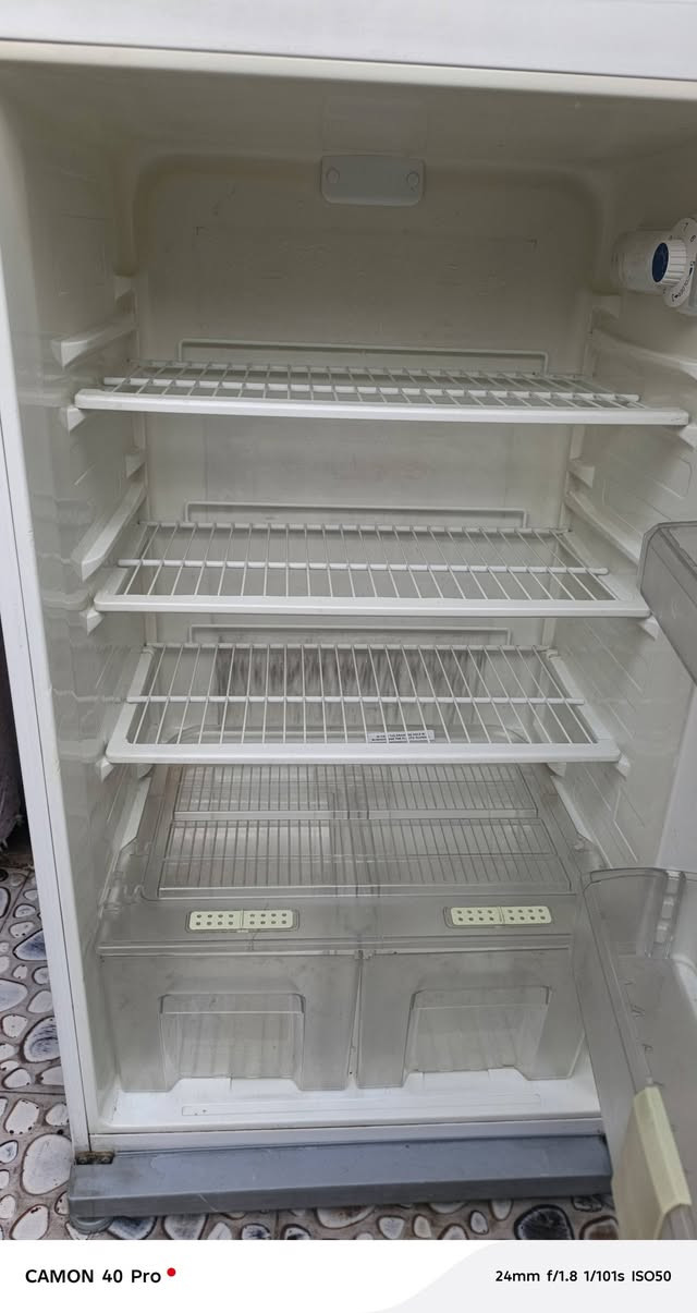 ثلاجه حجم كبير شغاله كل عيب ما بيها شرط سعرها 150 وبيها مجال


**إذا كنت صاحب هذا الإعلان وتريد حذفه لأي سبب، رجاءا أرسل رسالة إلى الدعم الفني**