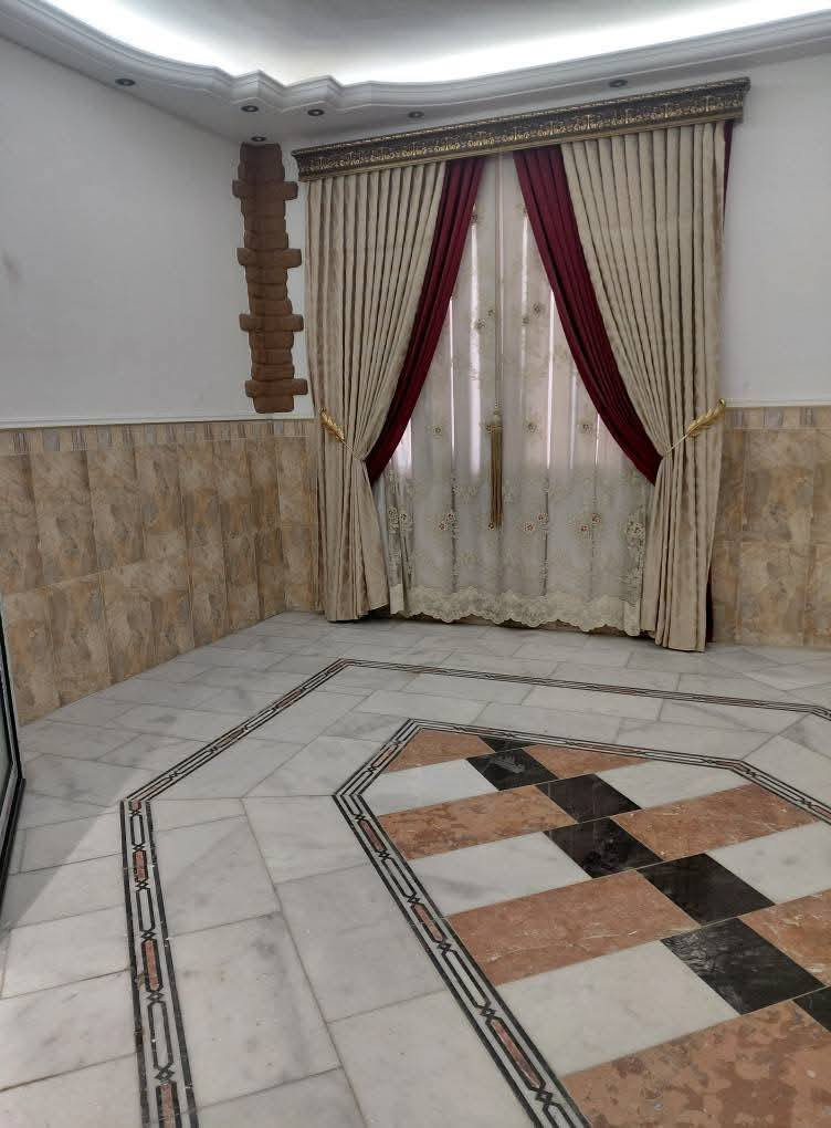 🏡 دار للأيجار 
📍 #الموقع: بستان الحلو
 طابق واحد 
..........
🔹 الطابق الأرضي:
_ غرفة نوم 
_ صاله 
_ كلدور 
_ مطبخ 
_ مجمع صحيات 
_ كراج سياره وحديقه
 ...................... 
📞 للاستفسار والمعاينة: 
الاتصال على الارقام :
***********☎️ واتساب
او مراجعة المكتب 
الحلة _ الكرامة الشارع المشجر مجاور اسواق المطار 1 
✅ نستقبل جميع عروضكم السكنية 🏠 والتجارية 🏡 بكافة مناطق الحلة 
……………………………
