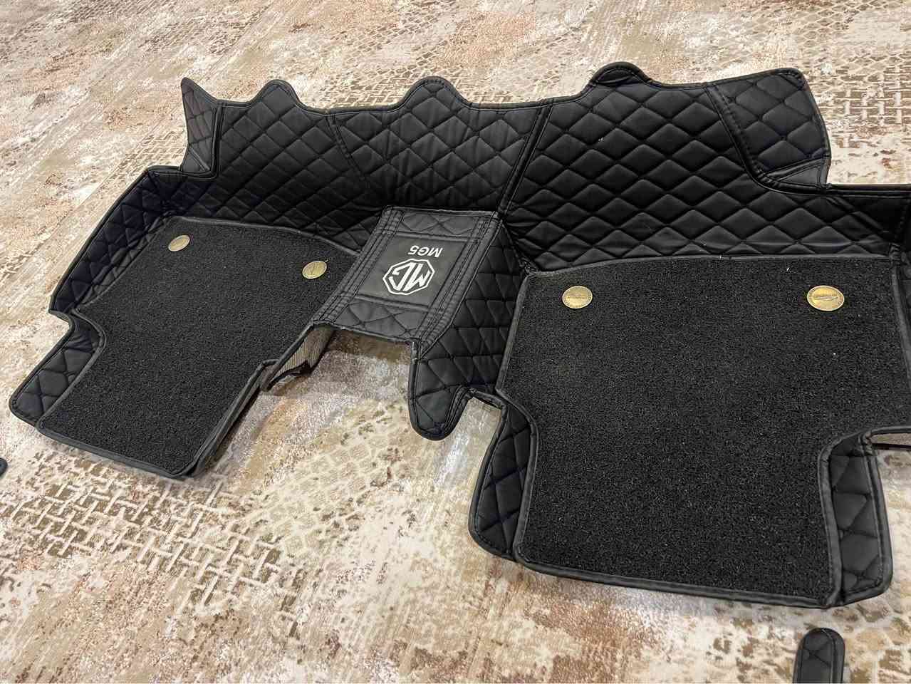 گاعی قالبی (vip) دەبڵ قرتەی فریزو جلد  زۆر زۆر تازەو خاوێنە تەنها یەک هەفتە راخراوە و تەنانەت بەشی دواوەی پێی لسەر دانەنراوە بۆ فرۆشتن 
*********** أربيل, العراق
