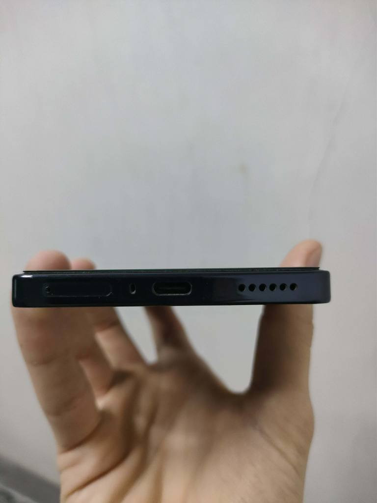 Tecno Camon 30 Pro 5G
 فرۆشتن و گۆرینەوە
                                       نرخ  245 هەزار
 زۆر پاک و بێشوخت 
کامل ئەشیا 
 قەبارەی ڕوونما : "6.78
جۆری ڕوونما : AMOLED
نوێبوونەوەی ڕوونما : 144Hz
ڕام : 12GB+12
بیرگە : 256GB
چارەسەرکەر : Dimensity 8200 Ultimate
pubg:90_120  fps
 کامێرای سەرەکی : 50MP.  ڤیدیۆ  4k .60fps
 کامێرای سێڵفی : 50MP. ڤیدیۆ 4k.  60fps
 پاتری : 5000mAh
 توانای بارگاویبوونەوە :70 وات

*********** دخان, السليمانية
