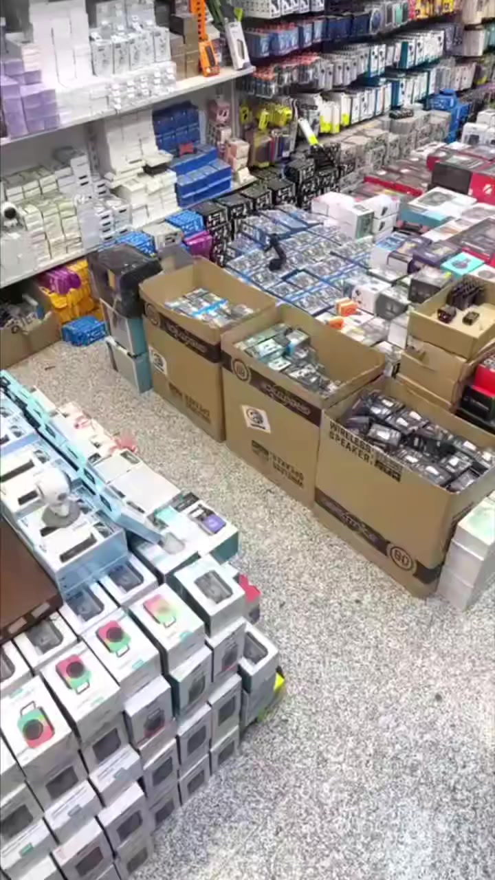 عرررض خاااص
البيع جمله فقط
كارتون 50 قطعه
سعر القطعه 5000 
هذا الجهاز هو جهاز قياس ضغط الدم الإلكتروني من ماركة Estilo Brazo. 

الميزات: جهاز رقمي لقياس ضغط الدم والنبض، مصمم للاستخدام المنزلي.
الدقة: دقة القياس تبلغ +/- 3 ملم زئبقي.
الذاكرة: يحتوي على وظيفة ذاكرة لتخزين القراءات السابقة.
الوظائف: يحتوي على شاشة عرض رقمية سهلة القراءة وميزة الإيقاف التلقائي لتوفير الطاقة.


**إذا كنت صاحب هذا الإعلان وتريد حذفه لأي سبب، رجاءا أرسل رسالة إلى الدعم الفني**