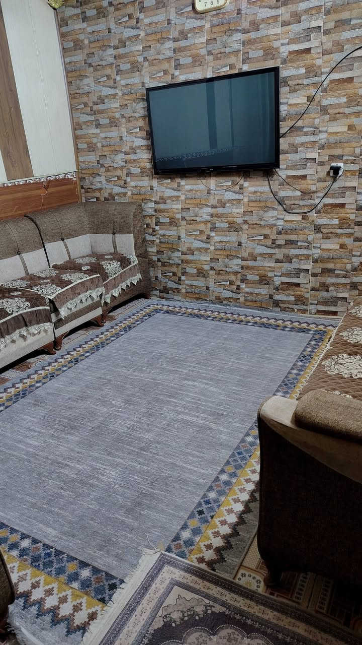 نصف قطعه للبيع .... مدينه الصدر قطاع 26 شارع شركة سعرها مناسب... تواصل عله رقم هذا ***********
