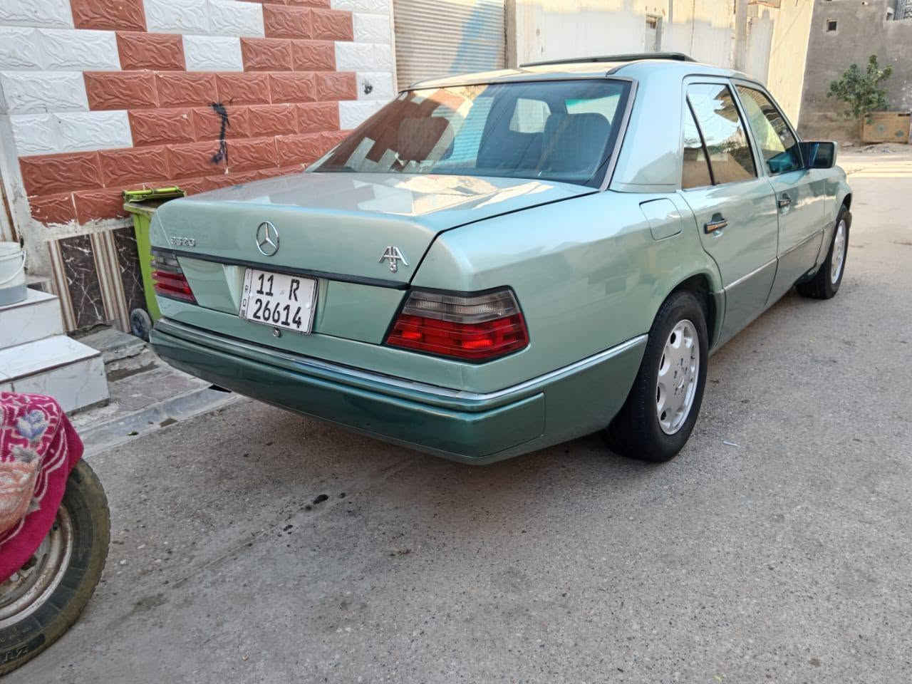 سلام عليكم 
مارسدس دب موديل 93 محرك بلاد 4 سلندر نوزل كهرباء رقم بغداد دولي باسمي مكفولة قواعد برانكيتات لاضربه ولاخياس ولالحيم داخل مخمل جديد تبريد شغال سلايت شغال جام امامي كهرباء خلفي عادي سنوية ل29 سياره جاهزه كير اكسن حدادية كل نقص مابيها بيع فقط بدون مراوس 
السعر 68 
مكان ناصرية مركز 
***********
