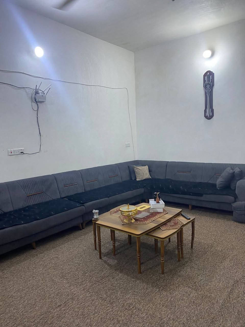 السلام عليكم متاح بيت للبيع في باميل الفرع مقابل أسواق سارة البيت ركن مساحة ٢٠٠ متر السعر ٣٥ وبي مجال ***********
