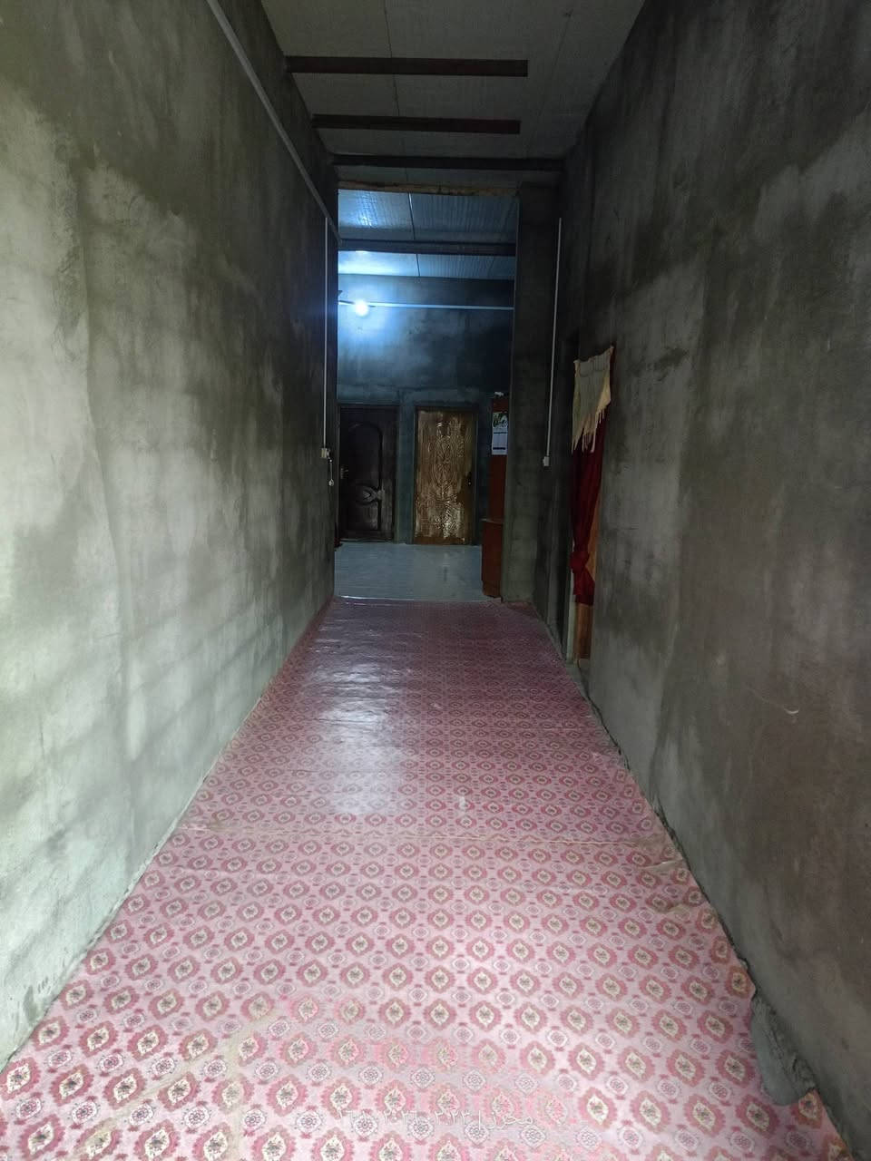 السلام عليكم بيت زراعي لبيع منطقت المكصب شارع 15 
بيت مساحه 250 يحتوي عل 3 قرف وصاله وحمام داخلي ومطبخ وديوان سعر لبيت 50 وبيه مجال ***********
