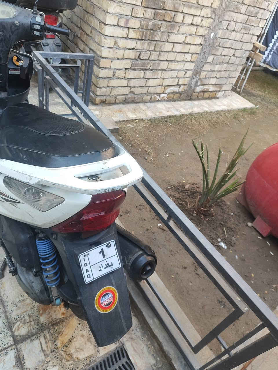 سلام عليكم ورحمه ماكس ثعلب كلهه شغاله نكره بكل وقت كهربائياتهه كامله السعر المطلوب 450وبيه مجال قليل مكاني بغداد الحريه وهذا رقمي *********** بيه صوت كلج خلفي قليل
