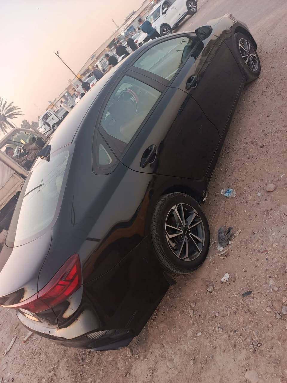 السلام عليكم
كيا فورتي
 موديل 22FEمواصفات الFEمعروفة
رقم بغداد 
ماشيه 47 ميل
لون اسود
محرك الفين دوش

السياره ليبل واحد حادثهه مال امريكا دعامية خلفية 
وبالعراق صخة بالباب الخلفي الي بجانب السايق ممصلحهة موجودة بالصور الة تركز عليهة يالة تبين وشبر حقيقي بالجاملغ مال السايق بصف البكلايت مصلح السيارة مابيهة اي حار ومابيهة قطرة صبغ بلادية 
سنويه لل29 سياره بسمي اني راعيهة الشرعي تحويل مباشر 

السعر135💲 وبيهة مجال حگ الجية
مكان السياره بغداد الدورة حي الشرطة 
/*********** غير متواجد ع الفيس .
