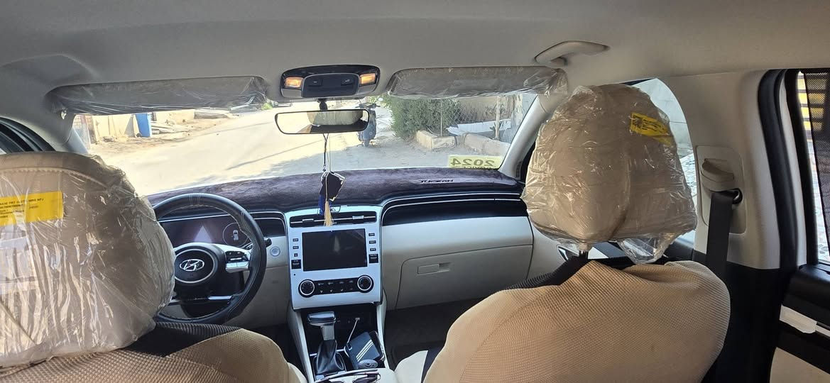 توسان 24خليجي محرك 2000 دوش فول ماعدا البانوراما بصمه تشغيل عن بعد حساس امامي خلفي لد امامي خلفي كراسي 2كهرباء هاندبريك بصمه اوتو هولد مانع انزلاق وانحدار اشايرومري شفط بردات ب ابواب شحن واير ليس مود درايف تحكمات شاشه وكامره زنون  الخ 
ماشيه 31 كفاله عااااامه حت الدعاميه  
بغداد مداور مباشر
الديوانيه - عفك

سعر 232
*********** ديوانية, القادسية
