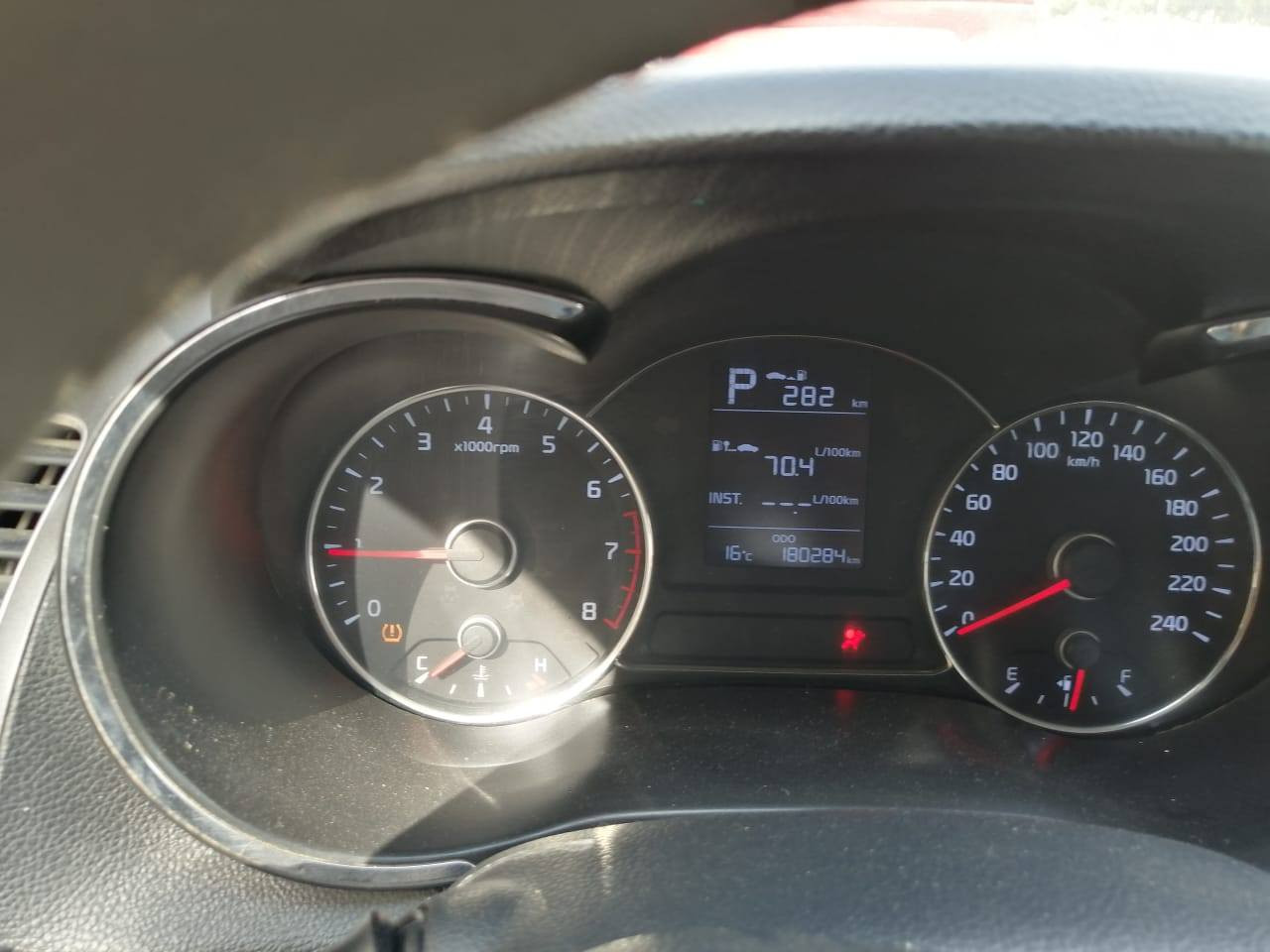 سلام عليكم كيا سيراتو موديل 2017 سياره رقم اربيل سنويه 2030 سياره بيها صبغ بل باب خلف سائق بدون دواخل وجاملغ الخلفي بي معجون بل هلال و مصبوغ سياره محرك 2000 دوش سياره جاهزه من كلشي مكان سياره بصره سعر 127 وبيها مجال لشراي رقم هاتف *********** غير متواجد نت
