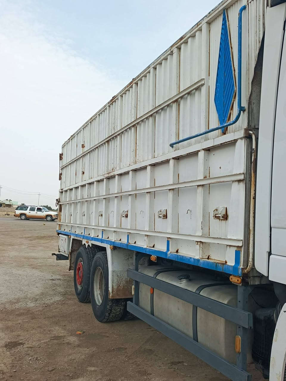 سلام عليكم بدي للبيع مكان ديوانيه للأستفسار علا رقم ***********
