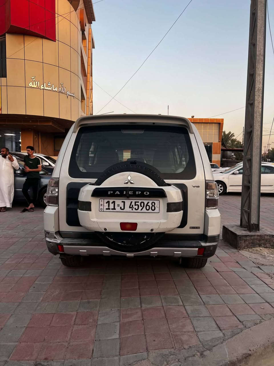 باجيرو ٢٠٠٩ بغداد خليجي مكفوله كفاله عامه تخم تاير 
السعر ١٢٠ رقم الهاتف ***********
مكان السيارة فلوجة
