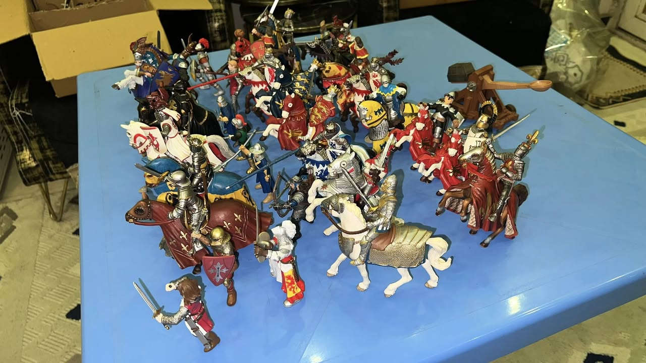 للبيع بشكل مجموعة
عنواني بصره - لايتوفر توصيل


**إذا كنت صاحب هذا الإعلان وتريد حذفه لأي سبب، رجاءا أرسل رسالة إلى الدعم الفني**