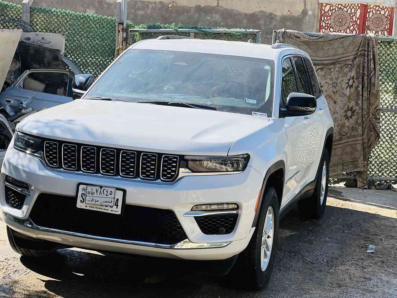 جيب 2023
بدون رقم حره شاشه كبيره كامرا دوار تحكم طريق رادار بصمه 
ضرر كما موضح بالصور 
مكان السيارة بابل القاسم 
275$
***********
