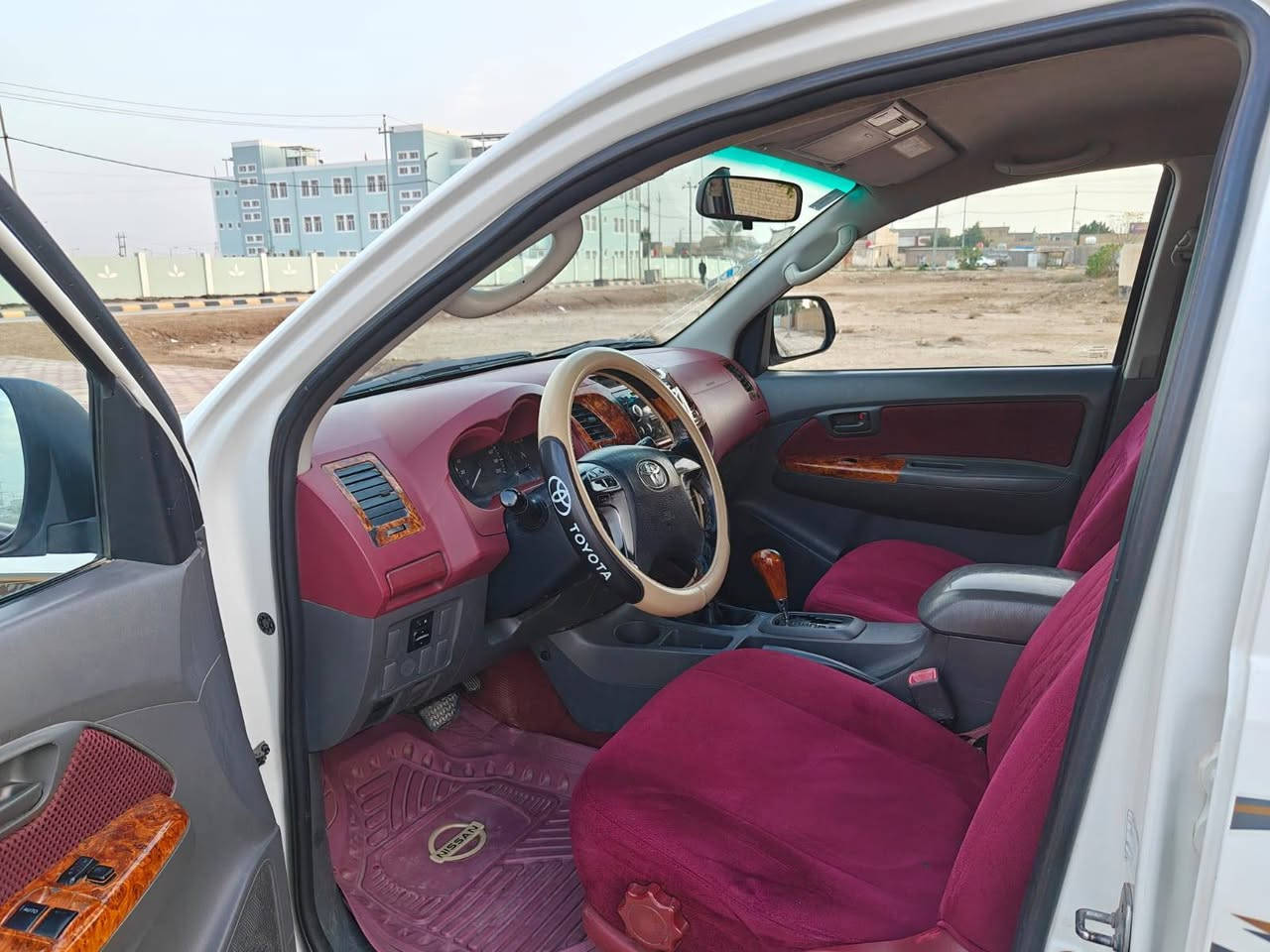 ٢٠١٥ فورويل بانزين كير اوتماتيك   مكفوله من الصبغ والتبديل بيها باردات ماشيه ١٨٧ مكينه شرط لاتنقيص ولاتبخير حداديه جديده قبل اسبوع مسويها تخم تاير رقم بغداد باسمي شخصيا هزه جديده سنويه جديده لل٢٠٣١ رقم انكليزي السعر ٢٢٢ وبيه مجال المكان كوت للاستفسار *********** الحال, واسط
