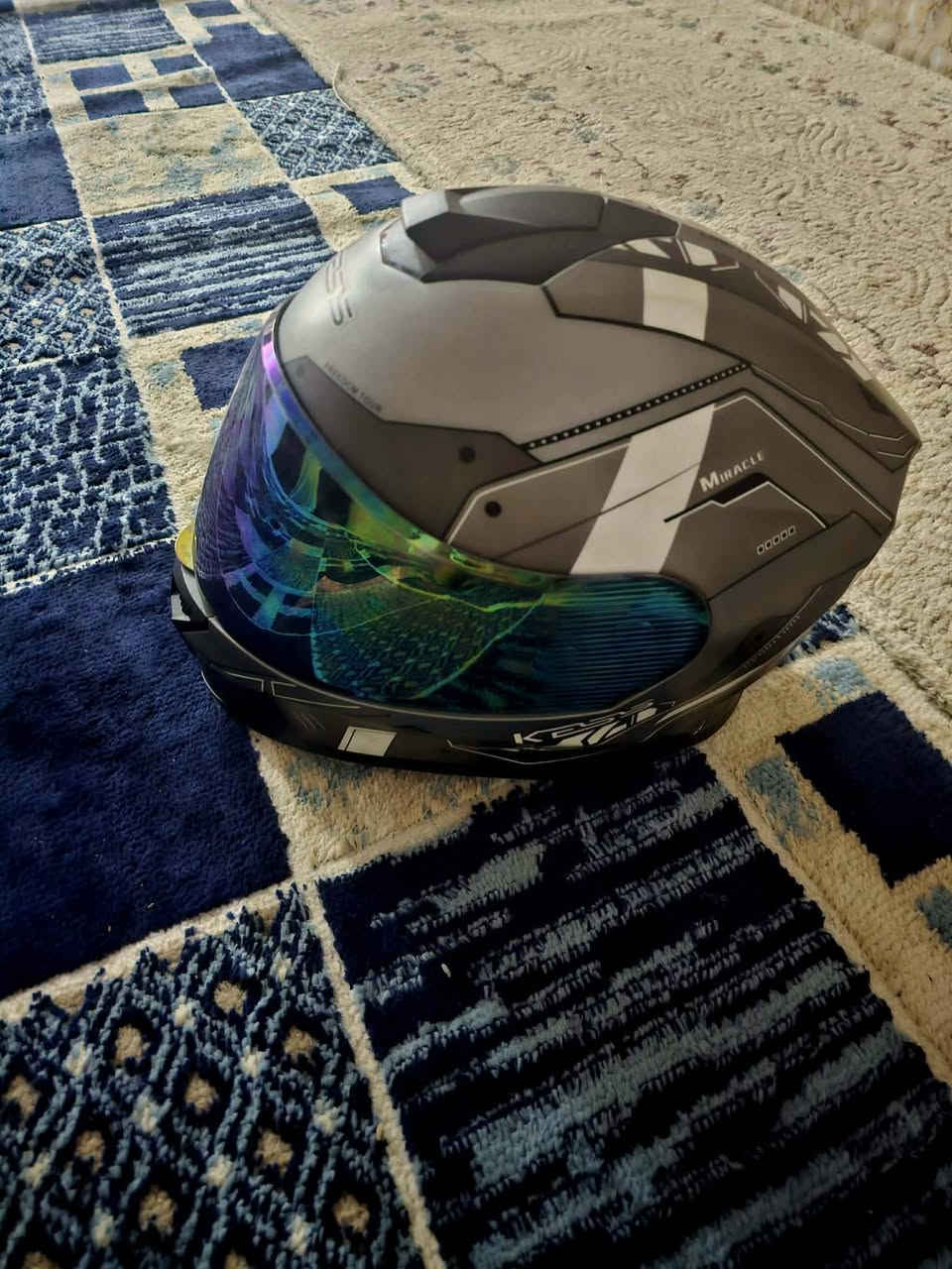 خوذه اصليه مستخدمه سبوع  سعر  خاص***********
