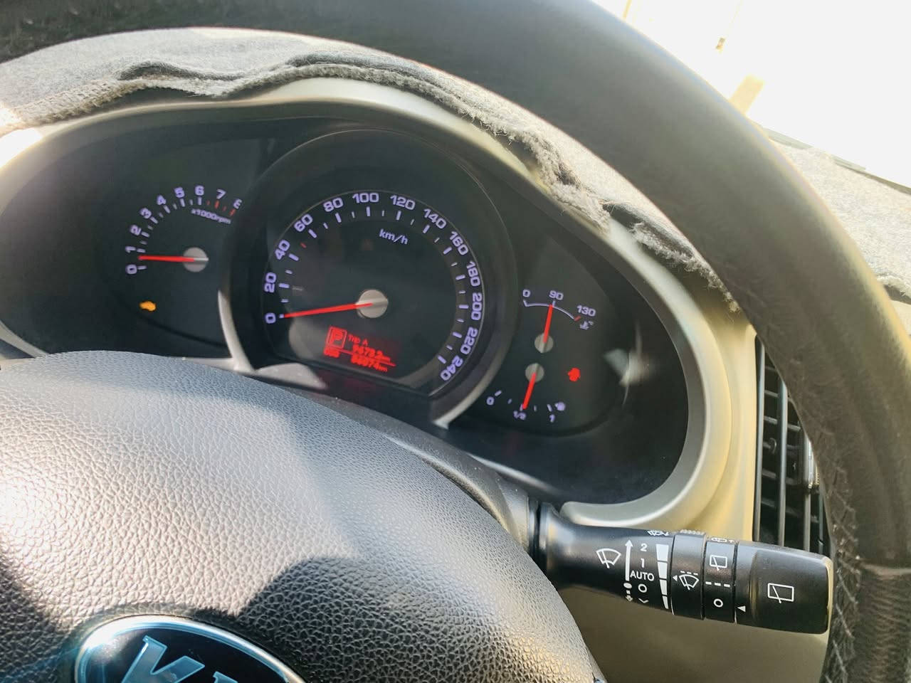 كيا سبورتج خليجي  2014 شركه القلم
السياره مكفوله من الصبغ والضربه وبارد والتبديل حتى الدعاميات بدون صبغ 

محرك دوش 2000 ما مفتوح كير ما مفتوح  تبريد ثلج تخم تاير جديد حداديه جديده 

 كله السيارة ع وضع الشركه برغي ممفتوح. بيه 
ماشيه 86 حقيقي 
محرك 2000 دوش 

كشنات جلد  

 فول تحكم ستيرن جهتين 

 بردة صندوق خلفية 

كامره 

حساس خلفي

 ويل 18

لايت لد 

بكلايت لد 

5 ويل كب 

مري شفط

  اشاير بالمري   

مخارج واكس يواس بي نضام ايكو 

نظام اي بي اس  
شرط اسبير مانزل بيه موجود تاريخ انتاج  ابو المصلحه يعرفه. 

رقم السياره بغداد الدولي الجديد 

 مكان السياره بغداد الحريه 

*********** رقمي
