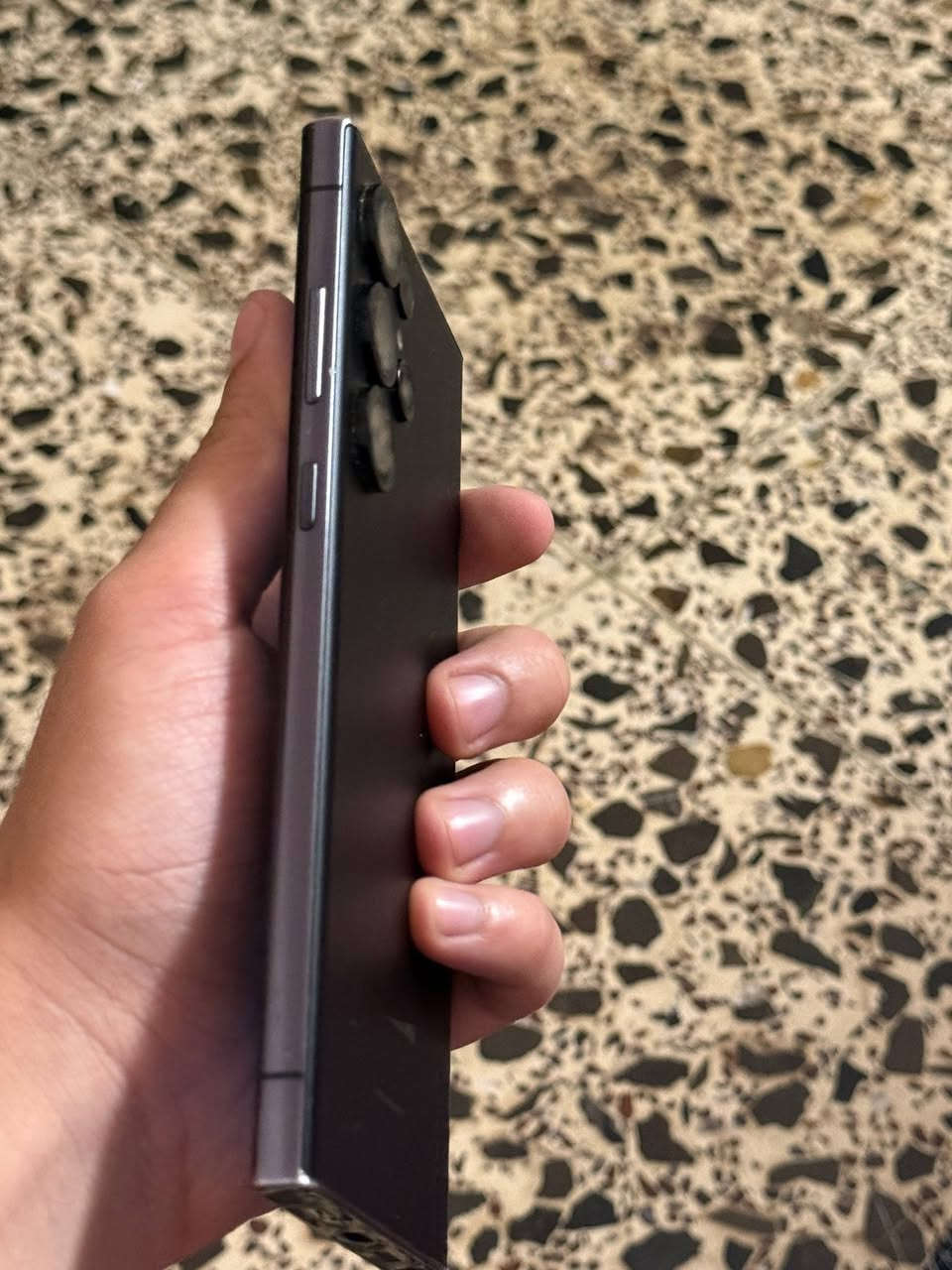 السلام عليكم الترا s23 جهاز نظيف ذاكره 256 جهاز اوربي مكفول من كلشي لون اسود سعر ٦٥٠ تواصل ***********
