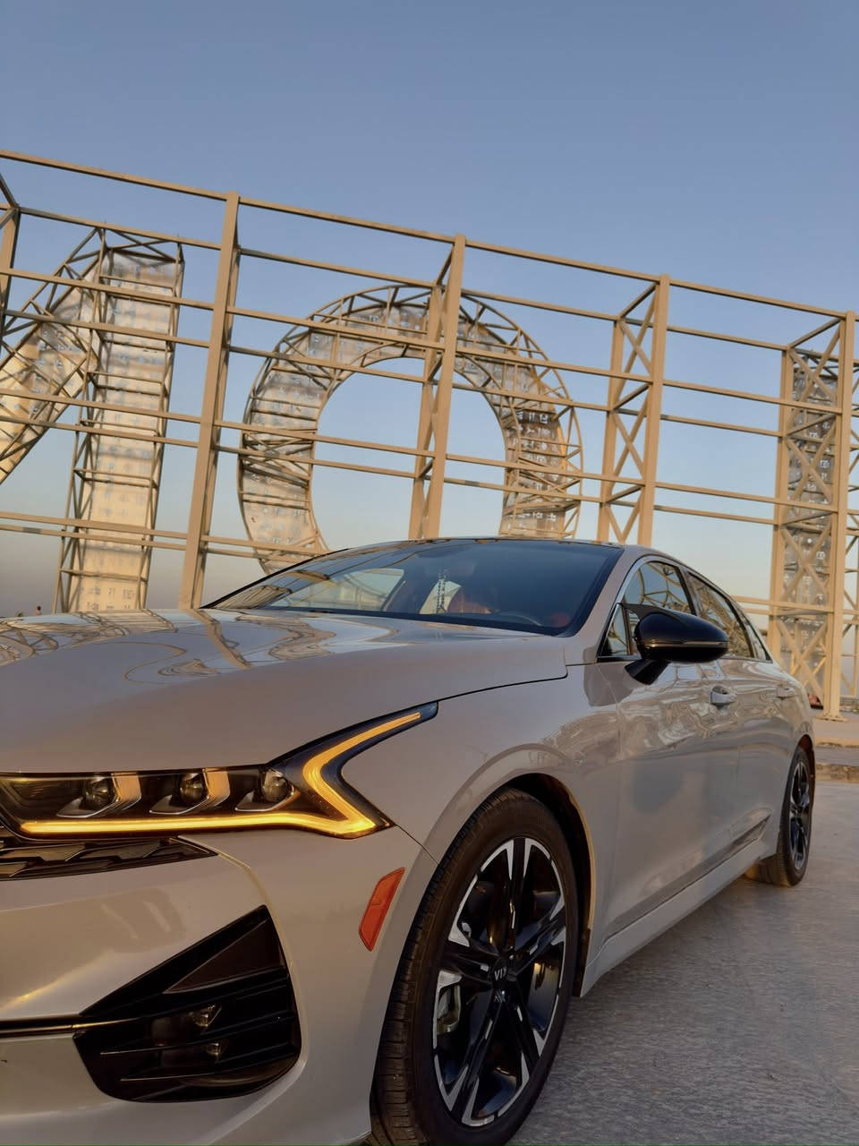 K5-GTline 2021-AWD
اللون : اسمنتي سموك المميز 
المحرك : 1600 تيربو 
الرقم : بغداد الجديد بأسمي تحويل مباشر 
الحادث : قطعة وحدة فقط ( صبغ الجاملغ الخلفي ) 

المواصفات : 
١) بصمة تشغيل + بصمة ابواب 
٢) تشغيل عن بعد  
٣) خمس وضعيات قيادة دفع رباعي  
٤) كاميرة 360 درجة 
٥) دواخل جلد احمر + الأرضية مبطنة جلد بالكامل 
ا٦) شاشة كبيرة ( المستطيلة مو المربعة ) 
٧) تدفئة كشنات 
٨) ابل كاربلي واندوريد اوتو 
٩) حساسات امامية وخلفية وجانبية 
١٠) رادارات امامية وخلفية وجانبية 
١١) نقطة عمياء 
١٢) نظام مانع تزحلق
١٣) مثبت سرعة 
١٤) تحديد مسار 
١٥) مخارج AUX +USB
١٦) بانوراما 
١٧) شاحن وايرلس 
١٨) اوتو هولد 
١٩) جنطة ذكية فتح تلقائي 
٢٠) تبريد بيانو 

السيارة ليبل واحد بدون تبديل اي قطعة بدون دواخل وصور الحادث مرفقة بالمنشور
بالاضافة لحادث امريكا صار بيها صبغ ربع باب السائق فقط والباقي كفالة عامة 
السيارة نظيفة وجديدة بكل معنى الكلمة وتعال وشوفها بعينك 🤍
ماشية 52 الف ميل 
مكانها بابل المركز
للأستفسار : ***********
