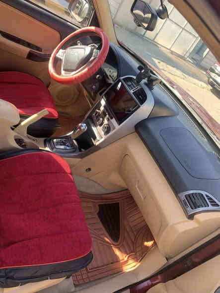 السلام عليكم حبايب تيكو للبيع ٢٠١٣ 
رقم واسط انكليزي 
سياره مكفوله من الضربه مصبوغه بنيد وقماره اثر جراد جاملغات الامامي مرشوش كلير لمعه
كير ومكينه جدد 
صدر امامي خلفي جديد 
شاشه تحكم ستيرن 
منظومه زنون 
تخم تاير جديد
تبريد تدفئه كشنات 
داخل جلد جديد 
سياره مناقصه برغي مال بيت 
***********
السعر ٦٥ وبيه مجال قليل
