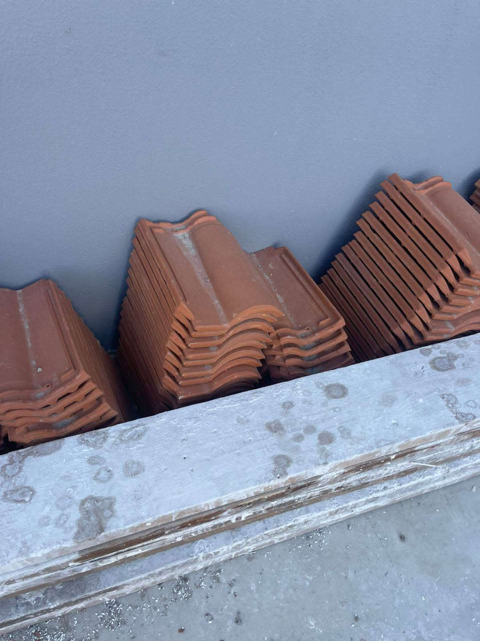 السلام عليكم متوفر قرميد بسعر مناسب جديد ممستعمل ‏‪***********‬‏
