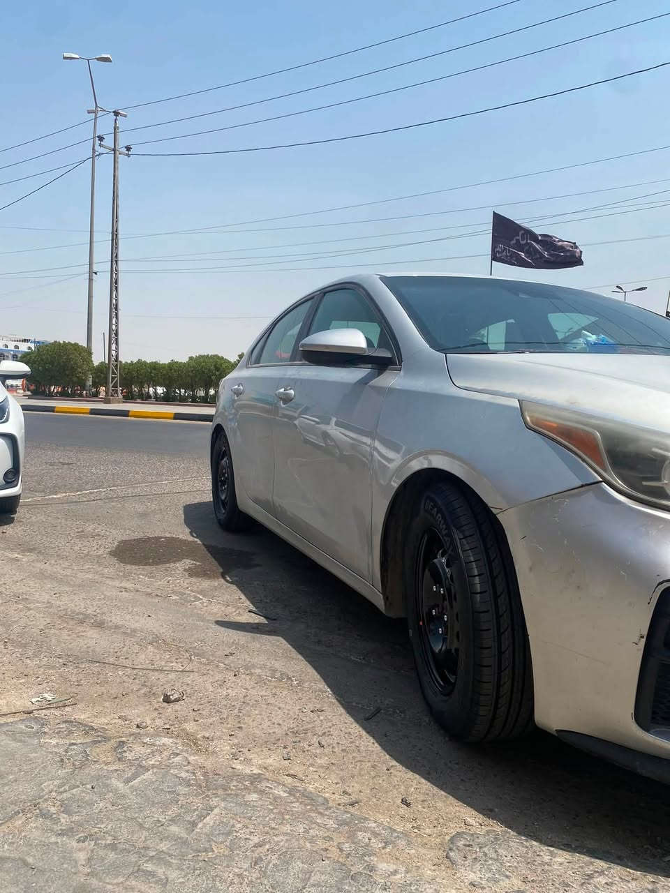 السلام عليكم سياره kia فورتي موديل 19 بنيد وجاملغ ايمن والبنيد مجورد مصلحات نفسهن وبارد بالديار مال الجهة اليسرى مكينه 2000 دوش رقم اربيل سنويه 27 مكاني البصره سعر 107 وبيها مجال للشراي الرقم***********
