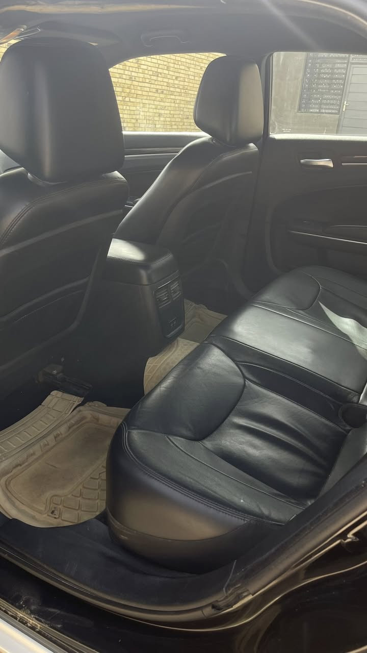 السلام عليكم سياره اوباما للبيع موديل 16معلايه 22 سياره بيه تبديل قطعتين والسياره صاعده هزه قبل شهر مكلف ب النشر
***********
