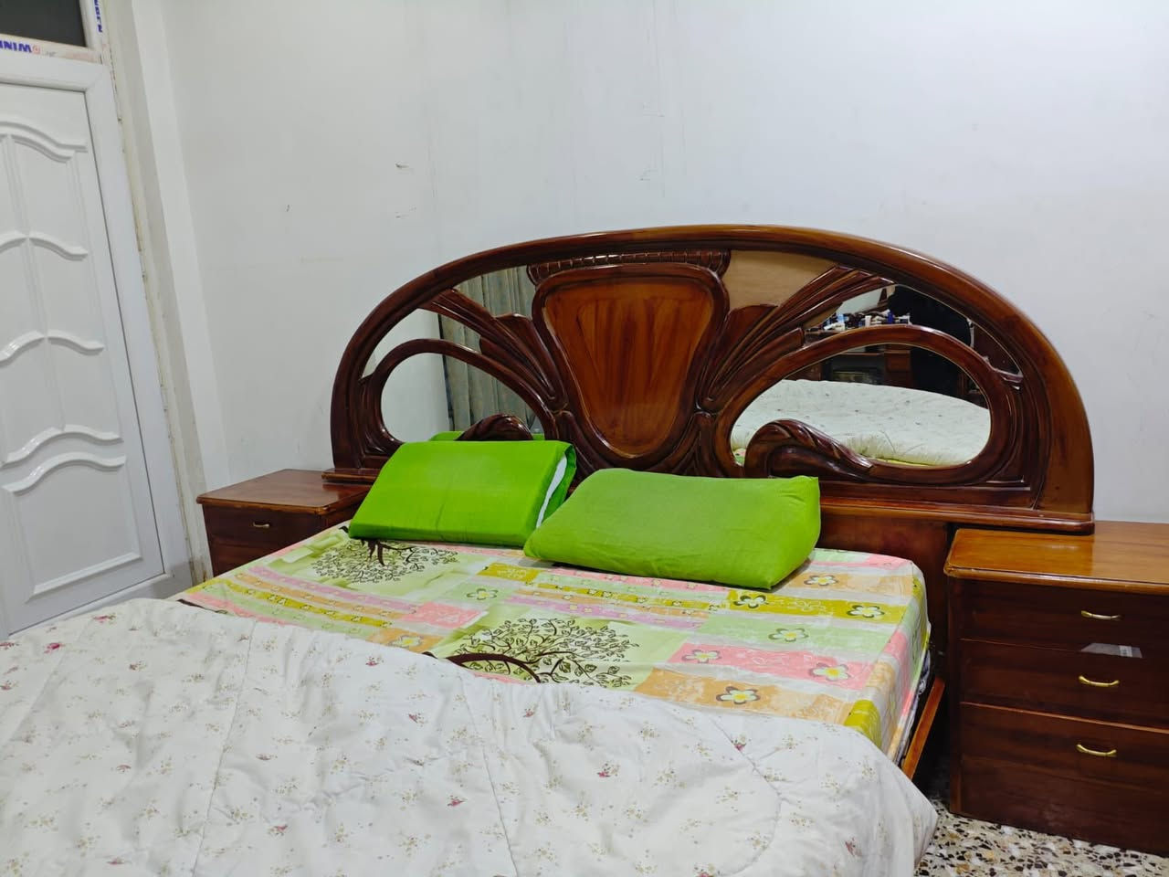 غرف صاج عراقي اصلي قديم
كنتور 6 ابواب 
ميز تواليت 
طابورية
زاوية 
وقطعه مثلثة 
مكاني بغداد الاسكان المنصور 
السعر 500 الف


**إذا كنت صاحب هذا الإعلان وتريد حذفه لأي سبب، رجاءا أرسل رسالة إلى الدعم الفني**