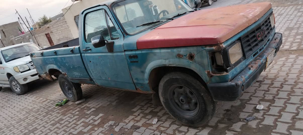 السلام عليكم ورحمة الله 
سياره شوفر ليت بدي موديل 1987 مكينه كرنفال.  سنويه صاقطه. راعيها. موجود.  تفيد اصحاب المشاريع. عوزها لرتيب. سعرها 25 وبيها مجال.. مكاني السماوه  ***********
