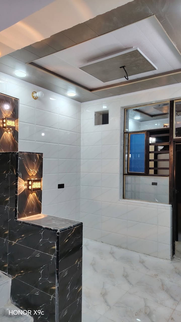 يعلن مكتب الاصدقاء للعقار ولمقاولات العامه 🏡🏡🏡

بيت البيع مساحته 100 مربعه طابوزراعي سند 25اقرار محكمه ثاني يوم مداور 🏡🏡🏡

الموقع////نجف شرع الصب عمود 327 قريب عل شارع 🏡
يبعد عن شارع 100
مشمول بل تطويب قرار 320👍👍👍👍🏡

كافت الخدمات ////🏡🏡
(ماء) (كهرباء) (مدارس حكوميه وهليه) (شوارع تبليط الحد الباب) نت كيبل ضوي 🖥️🖥️

البناء/////👌👌
ساس وسقف صب مركزي //البناء طبوق جمهوري //رضيات بورسلين جدران سراميك هندي 🏡🏡🏡

يتكون البيت من🏡🏡👇
كراج كبير /ستقبال /صاله /مطبخ /غرف نوم عدد2 🏡🏡
حمامات دخليه وخارجيه 🏡🏡
الاتصال على الرقم (***********) واتساب
