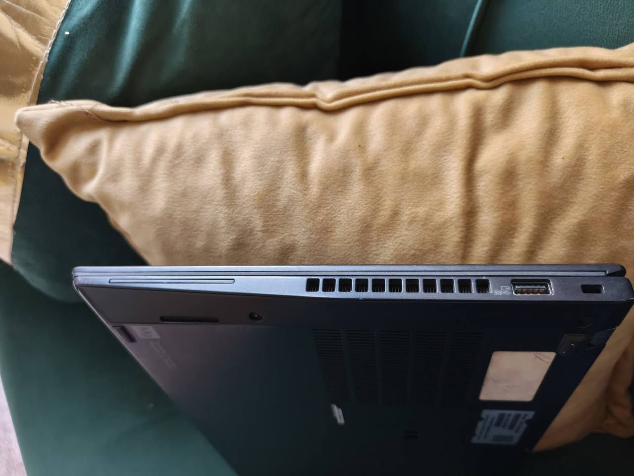 Lenovo ThinkPad t14s
Core i7-10610u
256 ssd nvme
32g DDR4
Gpu intel(r) uhd graphic
لابتوب لمس
بصمة اصبع بصمة وجه
لابتوب مشغل عليه اوتوكاد 2021
و برامج البرمجة قوي و يشتغل طبيعي بدون تأخير 
السعر 485 الف
‏ *********** ‏ للتواصل
