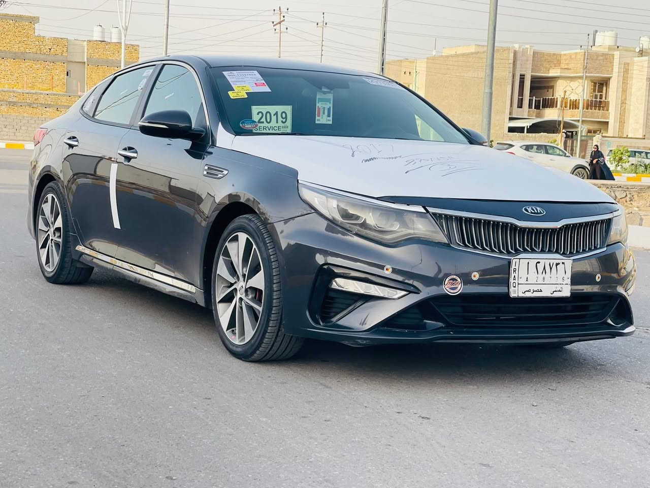 يالله سلام عليكم وبتيما موديل 2019 حره تحويل ثاني يوم ضررها جاملغ وبنيد وباب صبغ والباقي كفاله جاهزه السياره لاخير كير ومحرك وحداديه وتبريد ثلج ❄️ مكينه ما مفتوحه موصفات سياره 
شاشه كبيره
بصمه
تبريد قطعتين 
شاير بل مري 
كشنات كهربائيه 
موصفات هواي بعد بيها مامذكوره مكان سياره ناصريه شموخ سعر ب 123 رقم ***********
