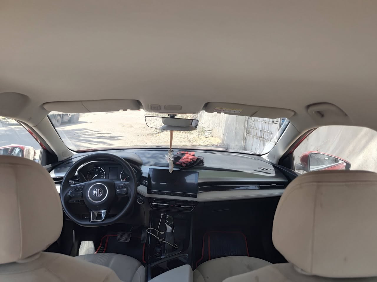 للبيع MG5 Plus موديل 2024
ماشية فقط 26 ألف كم
رقم سليمانية 
السيارة بعدهة جديدة وبحالة ممتازة
ضمان شركة
صيانة دورية داخل الشركة
قبل شهر تم تبديل: دهن المحرك + جميع الفلاتر
يعني تبديل الدهن القادم بعد 10 آلاف كم إن شاء الله.
السيارة جاهزة من كلشي وما تحتاج أي مصروف.
ملاحظة بسيطة: بيهة طخة خفيفة بالباب بسبب دراجة، وصور الطخة موضحة بالمنشور.
السعر مناسب جداً ولقطة
والبيع مستعجل.
للسعر: علّق يوصلك خاص
للتواصل: ***********
