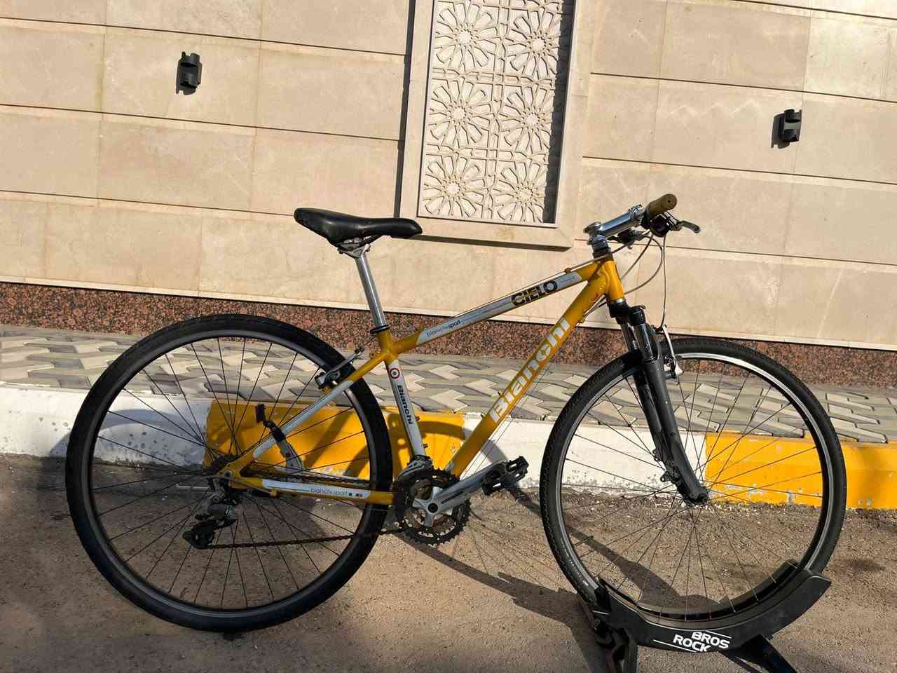 السلام عليكم
للبيع دراجه ماركة بيانكا الايطاليه
حجم 28
سستم شيمانو اسيرا 8x3
الدراجه على وضع الحاويه
دبل امامي قفل و فتح

السعر 175
مكاني بغداد زيونه 716
هاتف ***********
متوفر توصيل لجميع محافضات العراق

