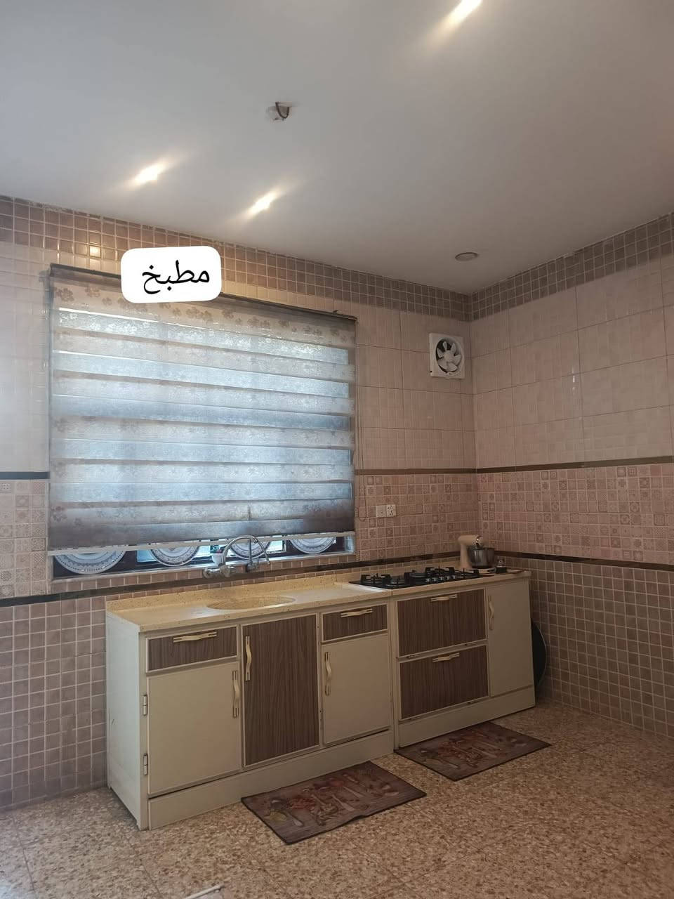 بيت للبيع شهداء السكلات قرب اسأله الماء مساحه البيت (120)مترر (***********)رقم صاحب البيت وتساب
