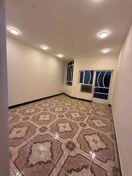 ❄️✨————————-⸻✨❄️

🏠 للإيجار – بيت في السيدية
📏 المساحة: 50 متر
🏢 يتكون من طابقين

🔹 مواصفات البيت:
🛏️ 3 غرف نوم
🛋️ صالة
🍽️ مطبخ
🚿 خدمات عدد 2

📍 موقع العقار:
السيدية – شارع النخل

📞 للاستفسار والتواصل:
📱 ***********

📍 موقع المكتب:
السيدية – الضباط، مقابل لحوم وجوالي

⸻مكتب المصطفى للوساطة العقارية
