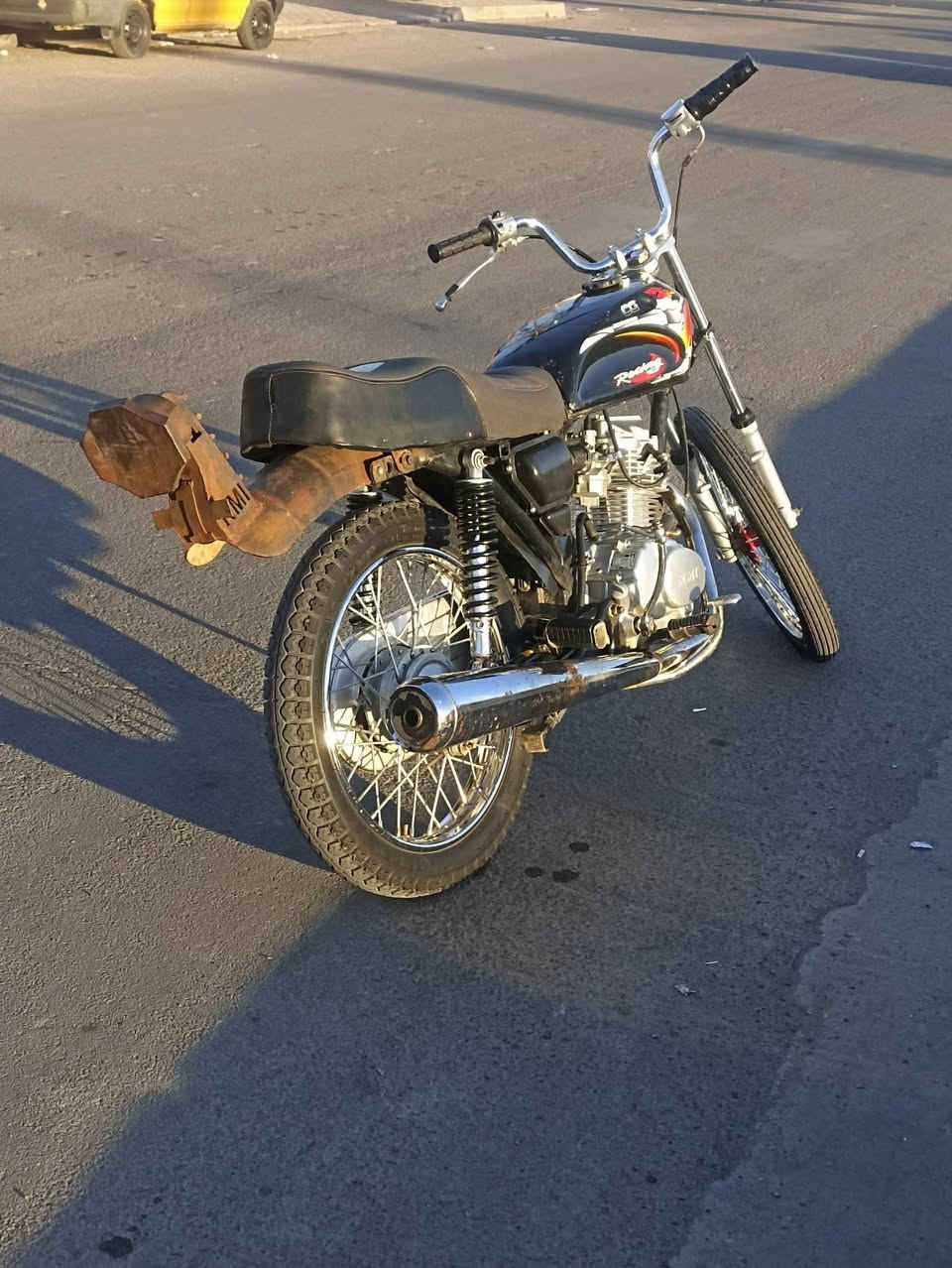 السلام عليكم
دراجه ايراني اربعه كير نامه 
مديل 2025 دراجه جديده و نظيفه خير من الله 
مكينه ناعمه كلش كلك كلك كلك 
مكان بغداد المحموديه 
التواصل على الرقم 
***********
