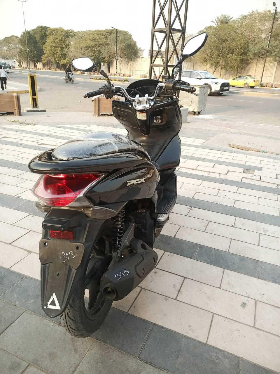 للبيع دراجه pcx ياباني الاصلي نوزل خطين ستان كهربائي حساس ازدحام دراجه جديده  حساس شلعه معدل خير من الله دراجه تتعب تكول جديده مال جناي  مكان بغداد الكرخ السعر مليون و 450وبيهه مجال والاستفسار  ***********
