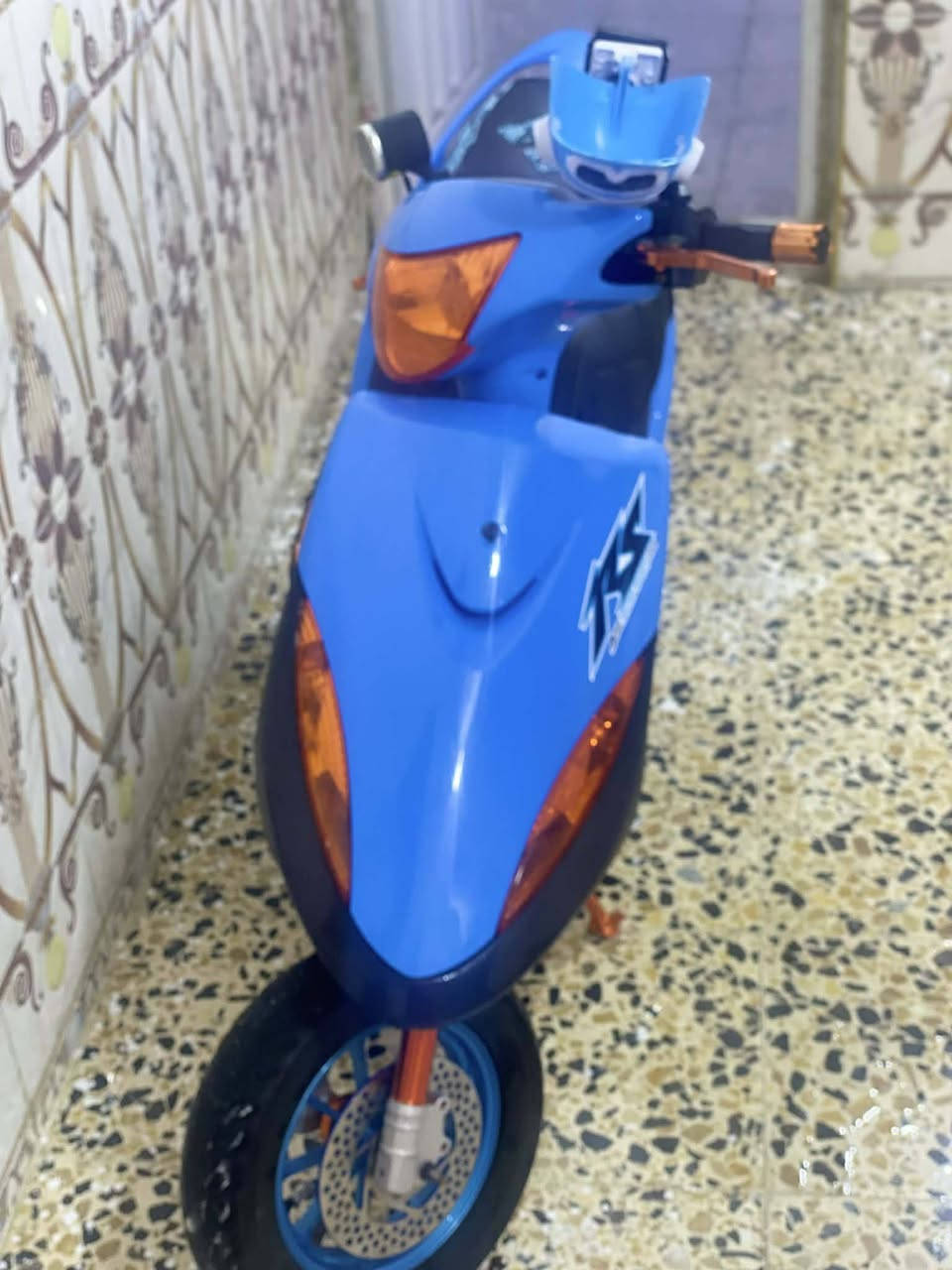 سلام عليكم دراجه عدله لبيع ختم واحد وراق دراجه مزوعه تزويد ب 700 وبيه مجال رقم*********** 
يدات بريك NCy
مقابض Z
قبق جوزه
اشاير مال اربعه
شوته مال اربعه
صدر مشمي
دبل خلفي مشمي
قاعده رقم
شيال سمائي
ستان مشمي
دوسات
بك لايت مال اربعه
قطره دهن
قبق فلاوين
صالنصه BF
دوشمه كشن
بشاره
وياله مشيف
