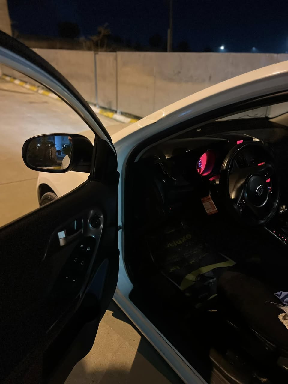 من رخصة الادمن ♥️

كيا سيراتو موديل ٢٠١١ بدون صبغ بس بي بارد و موجود السنور حاطه بلصور  السياره رقم سليمانيه گير و محرك ممفتوح مكفوله  و السياره جاهزه من كافة النواحي مكان السياره سليمانيه و السعر ١٠٣ و مجال  *********** 
0777 151 1386
