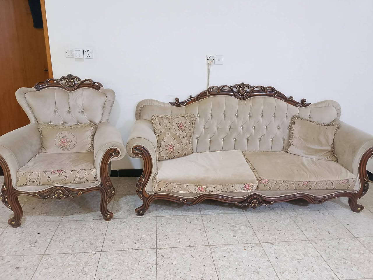 السلام عليكم عندي تخم للبيع مشتريته.جديد مابي اي ضرر سعره 500 عنواني بغداد جسر ديالى كرغوليه ماعندي توصيل


**إذا كنت صاحب هذا الإعلان وتريد حذفه لأي سبب، رجاءا أرسل رسالة إلى الدعم الفني**