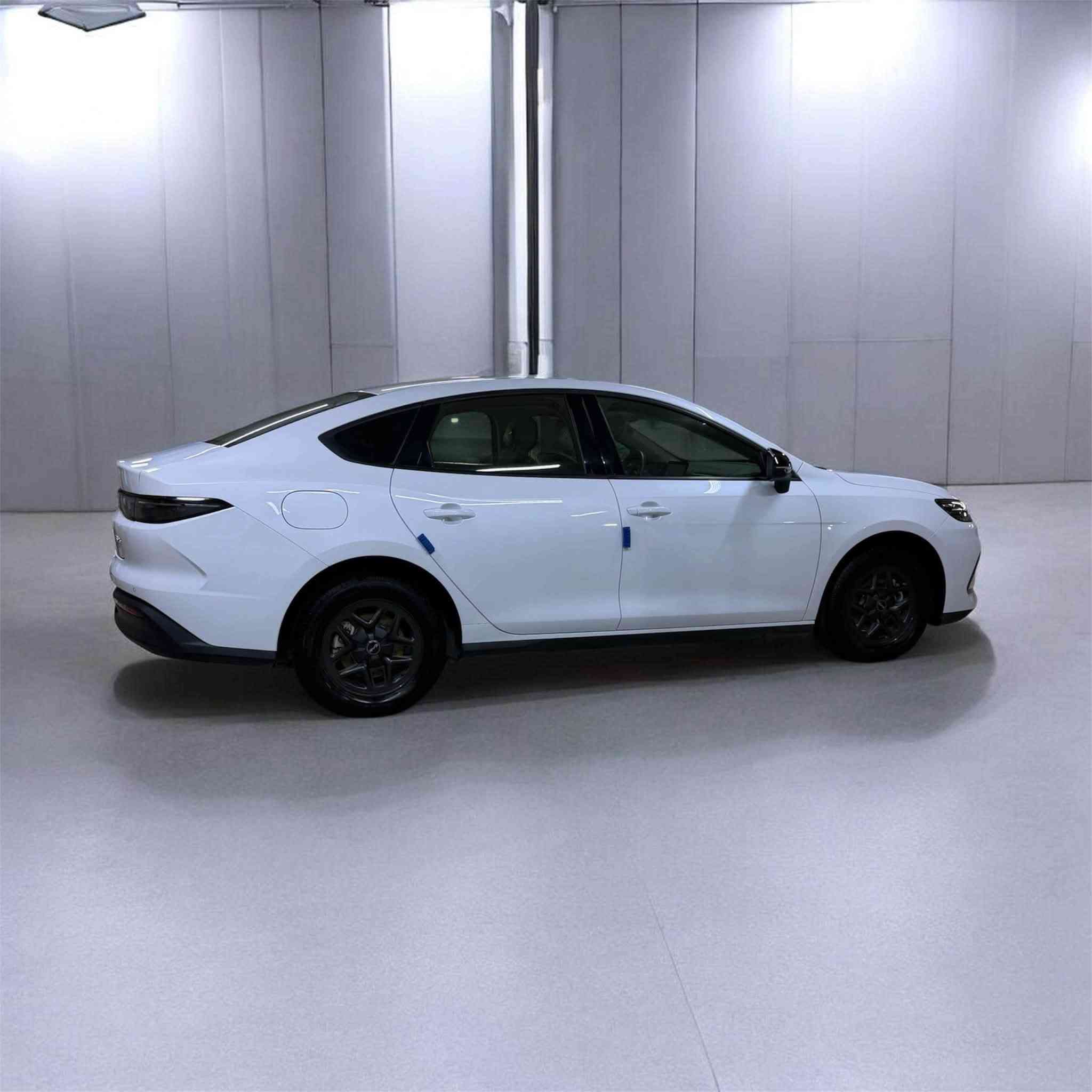 BYD 05
مكفولة كفالة عامة ماشية 13 الف 
رقم اربيل بسمي 
مكاني بغداد المنصور 
***********
