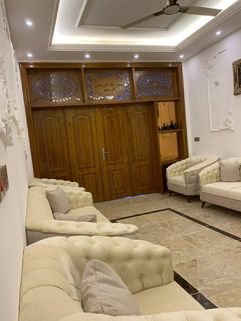 🛑(العنوان حي الصحه مقابل كوفي مارينا)🛑
🏠دار مساحه 100متر يحتوي 2نوم 🏠وباقي التفاصيل 🌴🥀موقع ممتاز 🌟قريب على شارع حي الصحه خدمات كامله🌈
للاستفسار ***********
