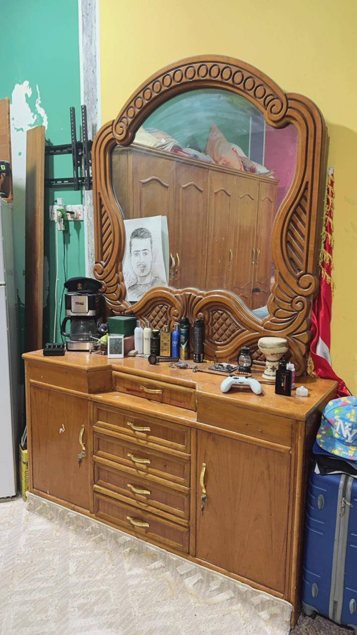 غرفه نجاره مرتبه للبيع السعر 550 مكاني البصره الحكيميه اي استفسار ***********
