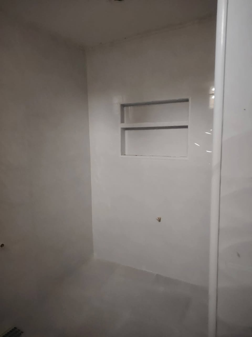 خلفه سيراميك  ارضي وجداري  
***********
