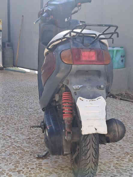 السلام عليكم 
ماطور بزون نفخ
لون ماروني
شاصي شرط
تحريكه ومعدل 
معمر مره وحده 
سلف لايت بك لايت اشاير هورن كلو شغال بس ايعوزو باتري
للاستفسار الاتصال على الرقم 
*********** واتساب+اتصال
