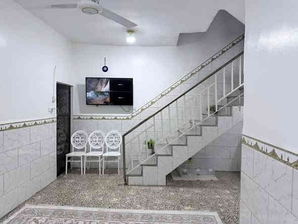 . 🔹️   🔴      بسم الله الرحمن الرحيم         🔴    🔹️

.                              #دار_للبيع🏘

موقع الدار :  حي الامير ✅
____________________________________
#المساحه : ١٦٠ م ✅

#تفاصيل_العقار ::♻️
 بناء طابقين  يتكون الطابق الاول من براني + صاله + مطبخ +غرفتين + صحيات داخليه و خارجيه 

بناء الطابق الثاني:  غرفتين + صاله + مخزن
____________________________________

#السعر_الدار:✅    ١١٥    🔺   يرهم مبادره

____________________________________
#من يرغب بعرض عقار مراسلتنا  على الرقم ( *********** ) و ( *********** ) واتساب 
وارسال جميع التفاصيل والمعلومات( صور العقار + موقع العقار )

🏘مكتب البركة للعقارات حي العسكري مقابيل كراج حي العسكري🏘🔰
